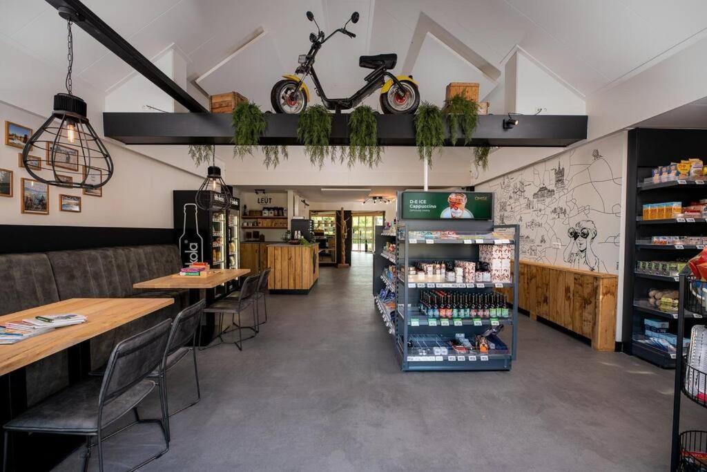 Chalet Voorzien Van Alle Gemakken In Een Bosrijke Omgeving Voorthuizen Exterior foto